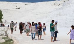 'Beyaz cennet' Pamukkale'yi 110 bin kişi ziyaret etti