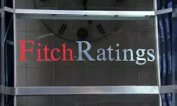 Fitch, Türkiye'nin kredi notunu düşürdü