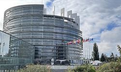 Avrupa Parlamentosu enerji tasarrufuna gidiyor
