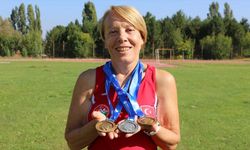 Eskişehirli 66 yaşındaki kadın atlet rekor üstüne rekor kırıyor