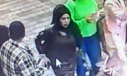 Terörist kadının gül, makyaj ve başörtü detayları