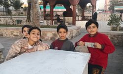 Çocuklar buldukları 100 lirayı camiye bağışladı