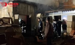 Antalya'da mobilya mağazası yandı