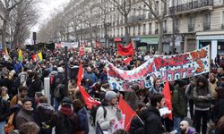 Fransa'da polis göstericilere müdahale etti: 70 gözaltı