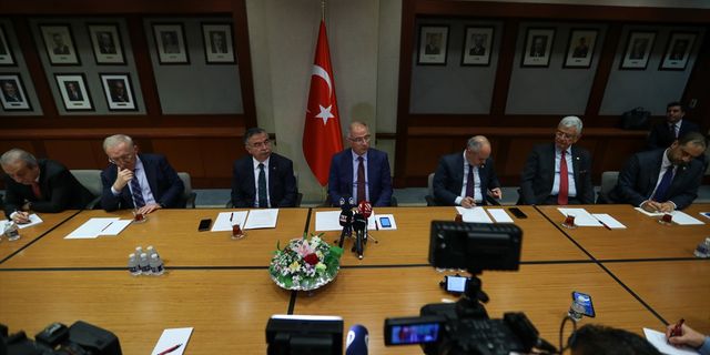 WASHINGTON - ABD'de temaslarda bulunan AK Parti heyeti: ABD Kongresi, F-16 konusunda çok olumlu (1)