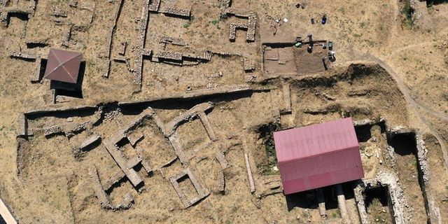 Bitlis Kalesi'ndeki kazılarda konut kalıntıları çıktı