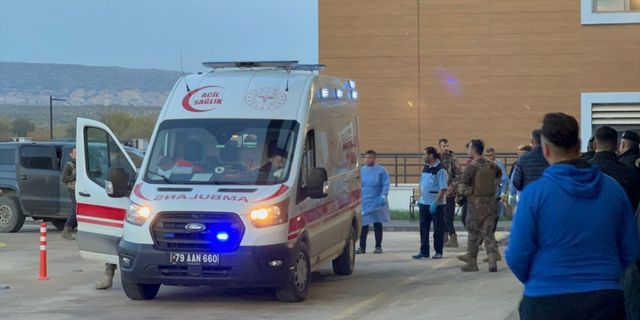 Öncüpınar Sınır Kapısı'na roketli saldırıda 1 asker ve 7 polis yaralandı