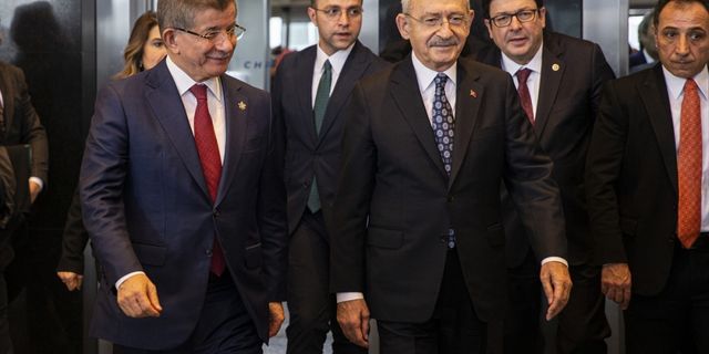 Kılıçdaroğlu, Gelecek Partisi Genel Başkanı Davutoğlu ile bir araya geldi