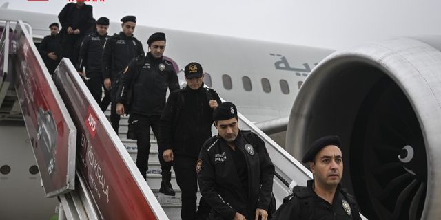 Dünya Kupası'nda güvenliği sağlayan polisler yurda döndü