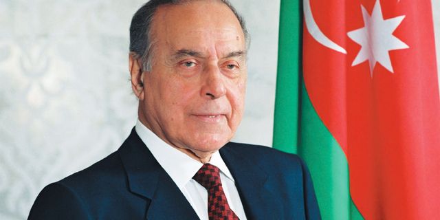 Haydar Aliyev, vefatının 19. yılında anılıyor