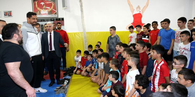 Milli güreşçi Taha Akgül'ün hedefi 10. kez Avrupa şampiyonluğu:
