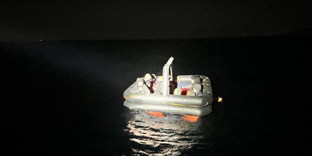 İzmir açıklarında 64  göçmen kurtarıldı