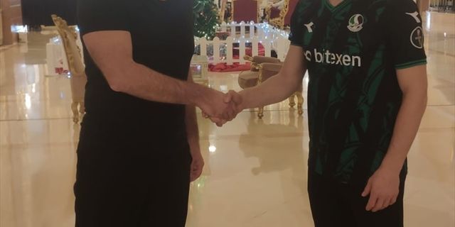 Sakaryaspor, defans oyuncusu Bülent Uzun'u kadrosuna kattı
