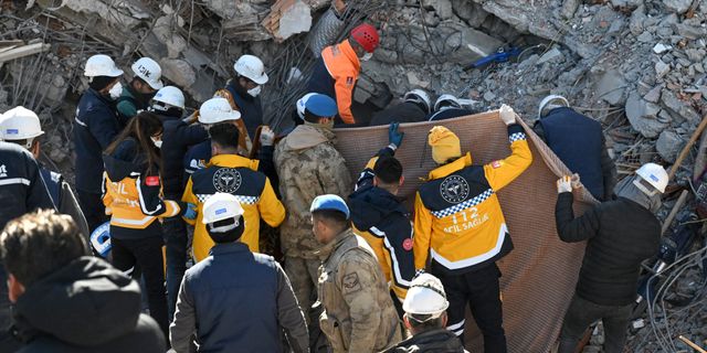 Adıyaman'da depremin 198. saatinde bir kişi kurtarıldı