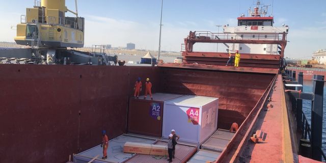Katar, 1400 konteyner daha gönderiyor