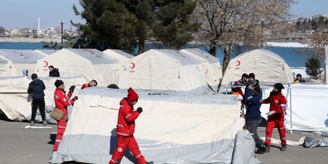 1.5 milyon depremzede çadır ve konteynerde