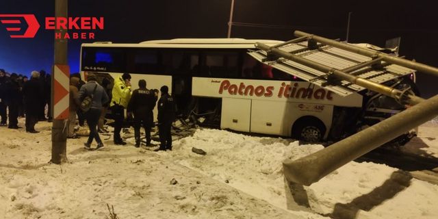 Konya'da yolcu otobüsü bariyerlere çarptı: 25 yaralı