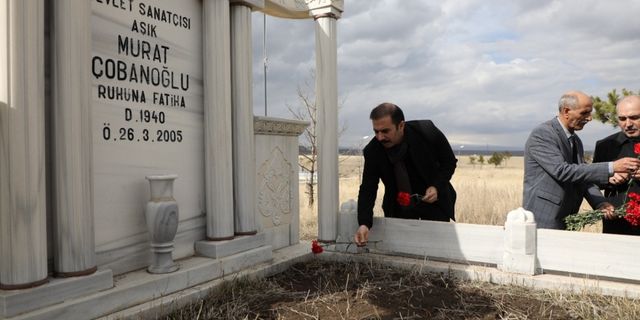 Murat Çobanoğlu, mezarı başında anıldı