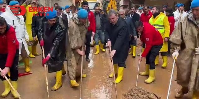 Çek pasla sokak temizleyen Destici Twitter’ın dilinde