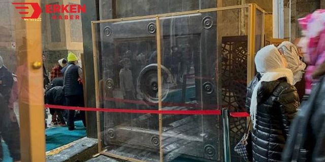 Ayasofya'nın imparatorluk kapısına cam bölme