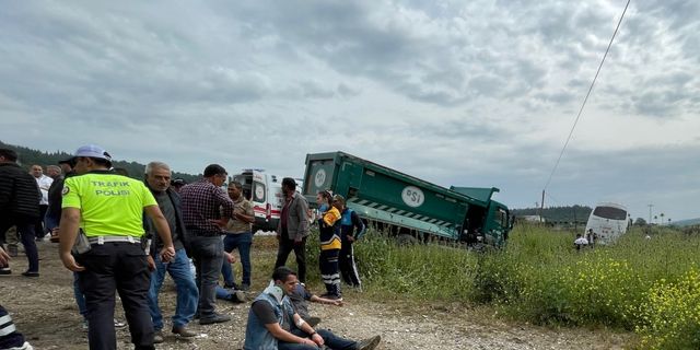 Manisa'da zincirleme kaza: 12 yaralı