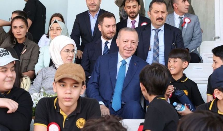 Erdoğan'dan, öğrencilere "spor ve sanatla ilgilenin" tavsiyesi