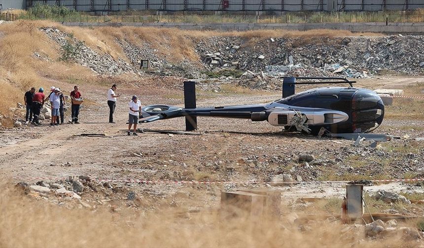 İzmir'de arızalanan helikopter boş araziye indi