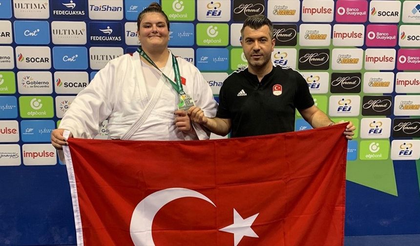 Judocu Hilal Öztürk, gümüş madalya aldı
