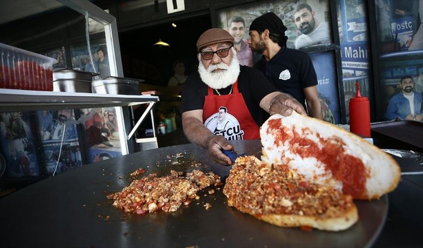 Lezzet tutkunlarının gözdesi Adana'nın 'ütü tostu'