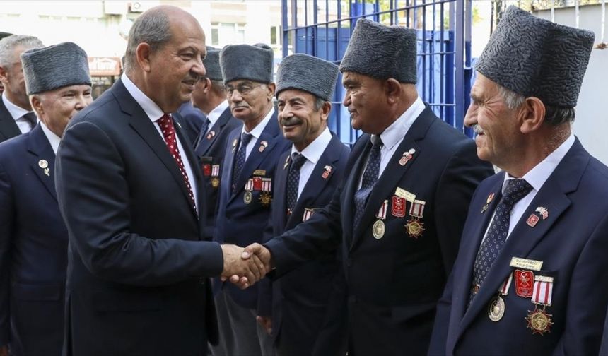KKTC Cumhurbaşkanı Tatar, Türkiye Muharip Gaziler Derneğini ziyaret etti