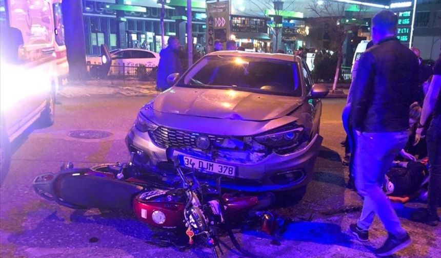 Otomobil ile motosiklet çarpıştı: 2 yaralı